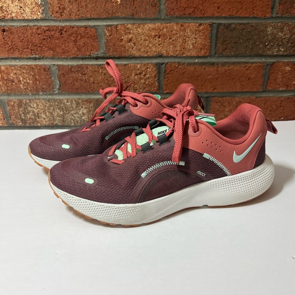 Womens Nike React Escape RN  Running Shoes Sneakers Size 9.5 US, Burgundy